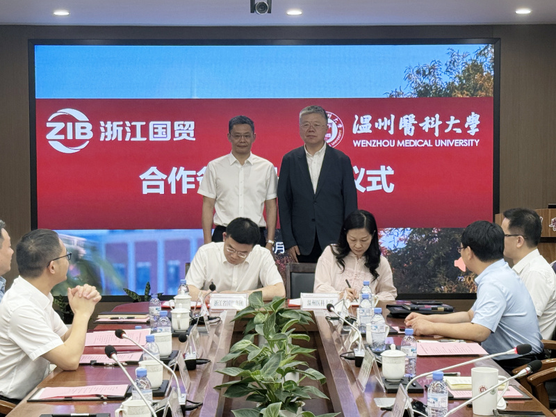 1749086323431525coIn.jpg 2.jpg